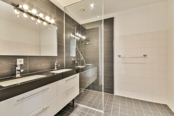 Medium property photo - Jan Evertsenstraat 709, 1061 XZ Amsterdam